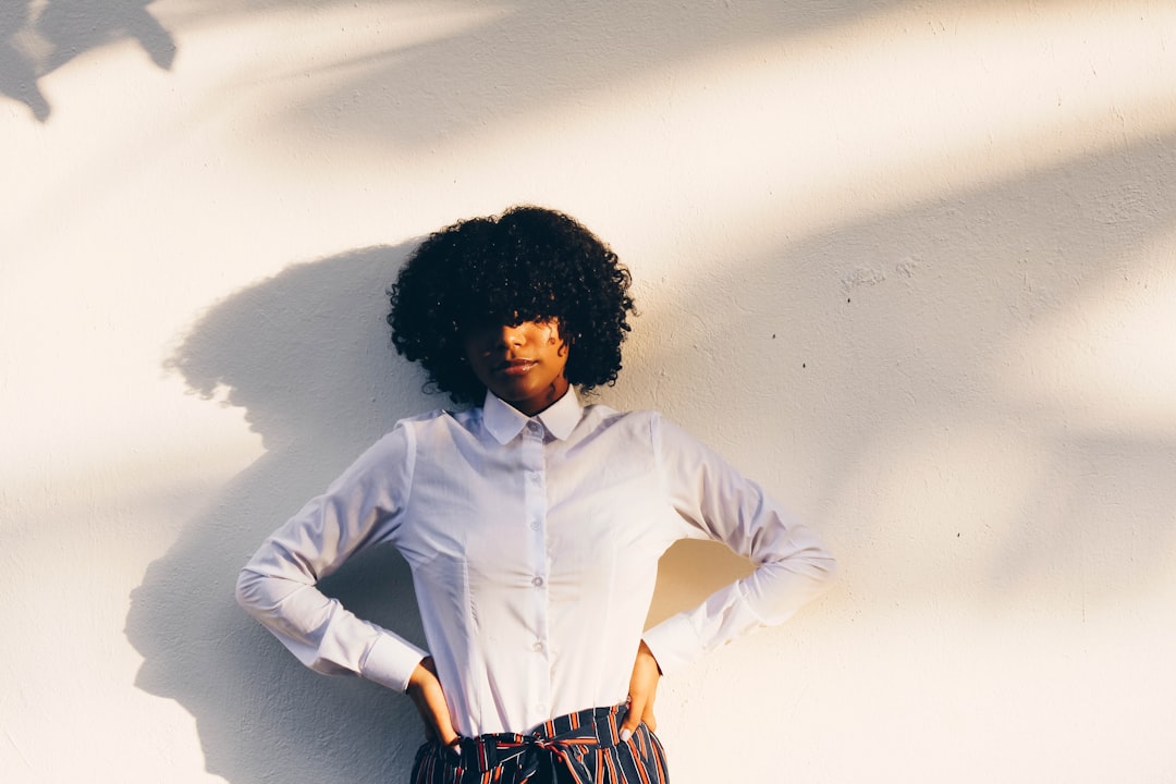 Photo clothing tricks that slim the silhouette